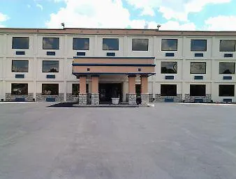Days By Wyndham Airport Hotel 3*