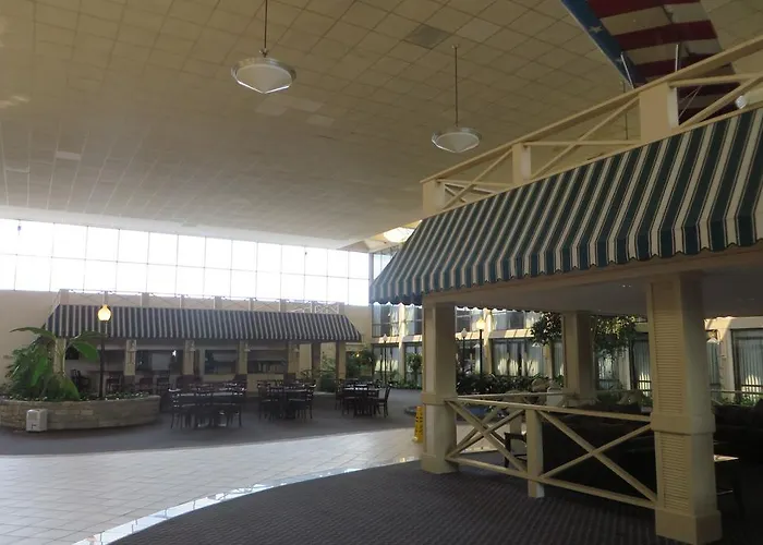 Days By Wyndham Airport 3*