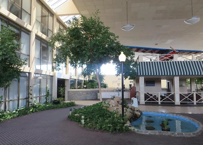 Days By Wyndham Airport