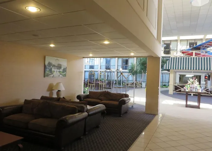 Days By Wyndham Airport Hotel