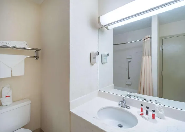 Hotel Days By Wyndham Airport
