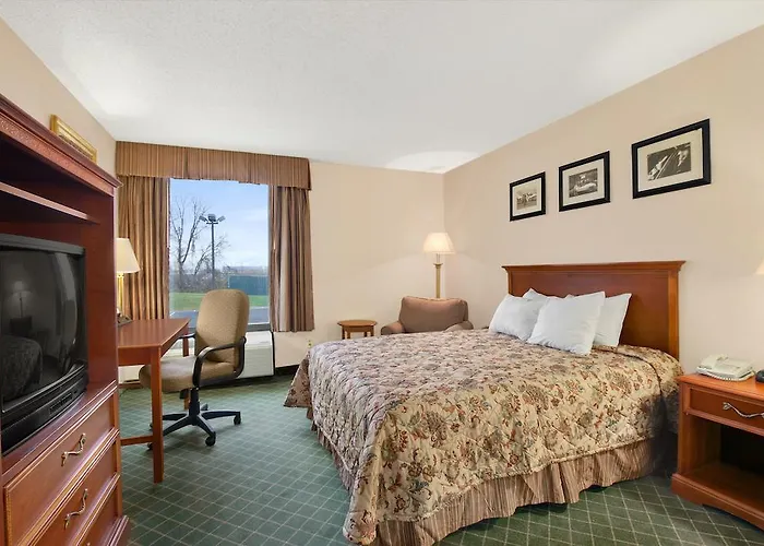 Days By Wyndham Airport