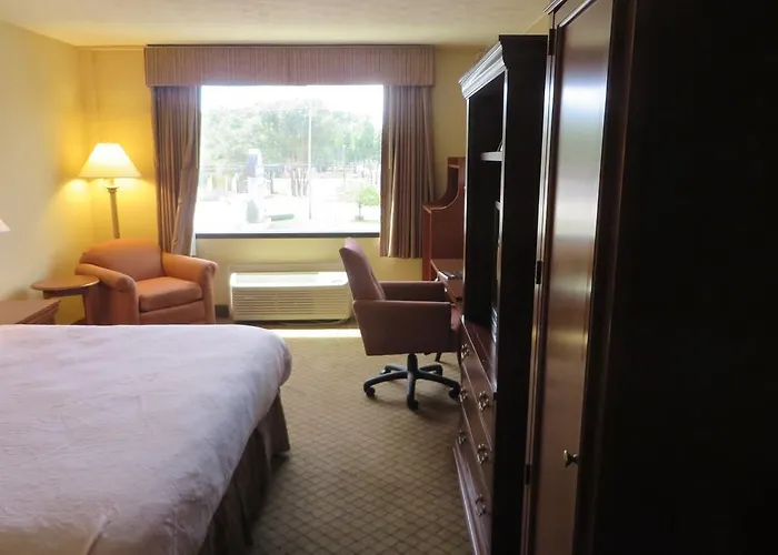 Days By Wyndham Airport Hotel