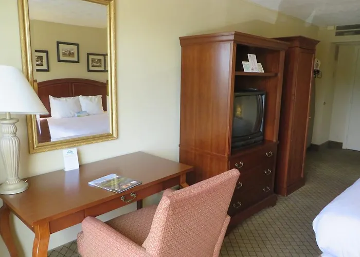 Days By Wyndham Airport 3*