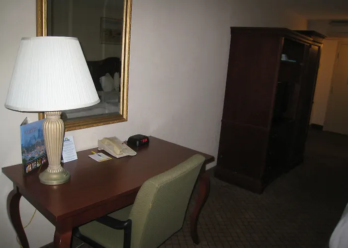 Days By Wyndham Airport Hotel