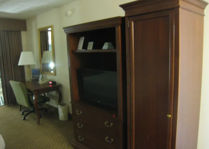 Days By Wyndham Airport Hotel