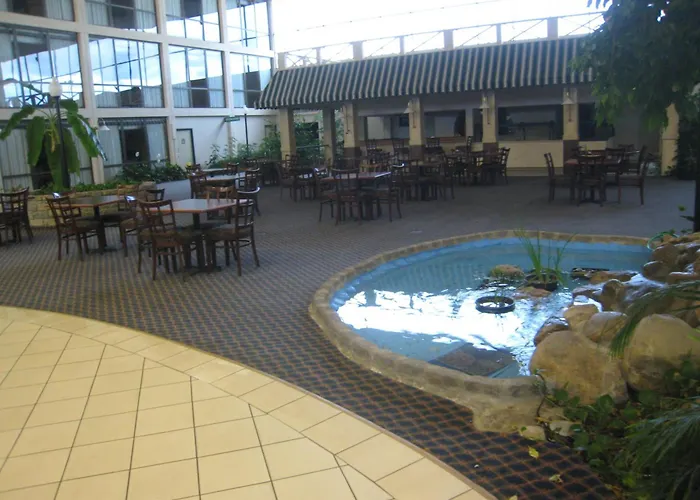 Days By Wyndham Airport 3*