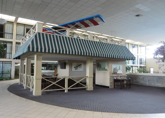 Days By Wyndham Airport