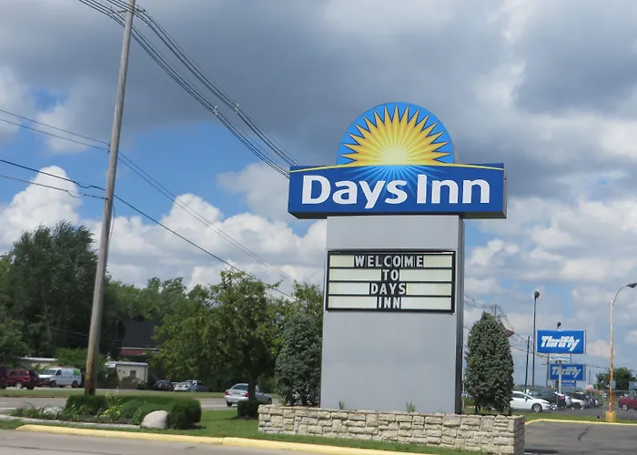 Days By Wyndham Airport Hotel