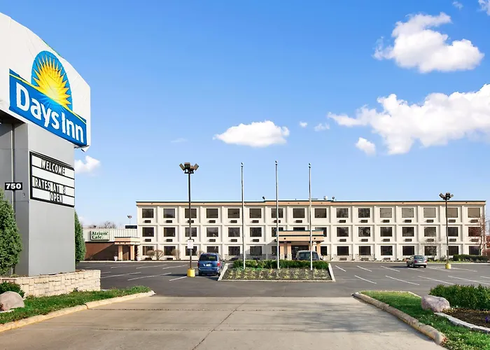 Days By Wyndham Airport