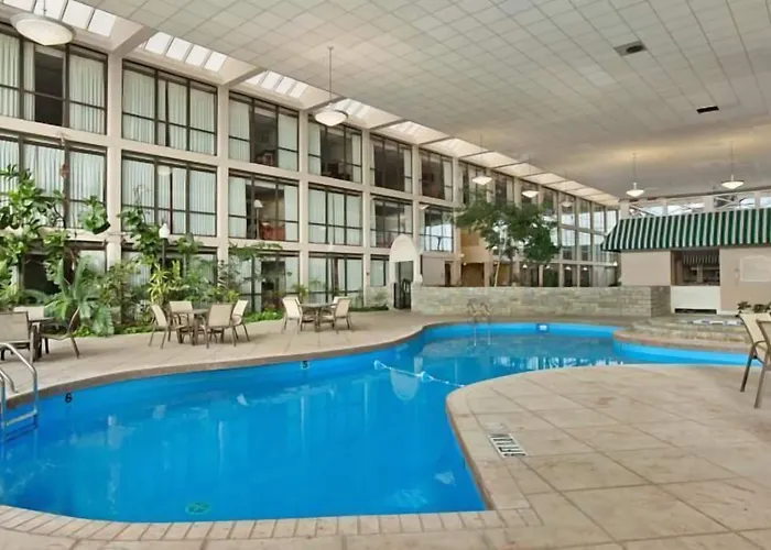 Hotel Days By Wyndham Airport 3*